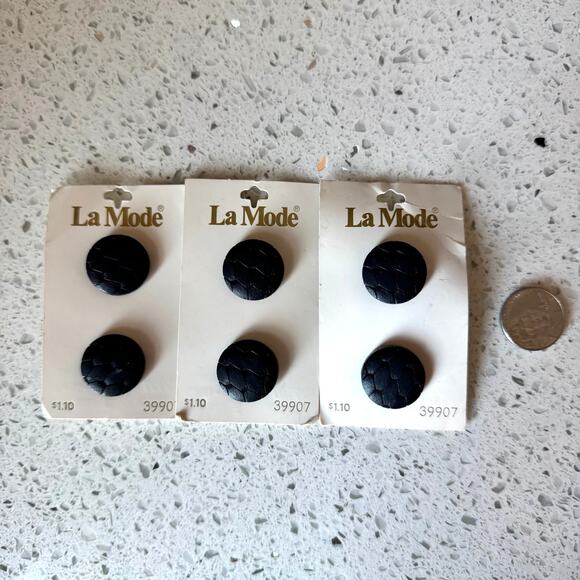 6 NEW 1970s Vintage Navy Blumenthal Domed Lattice Shank Buttons On Card 3/4" - Picture 1 of 7